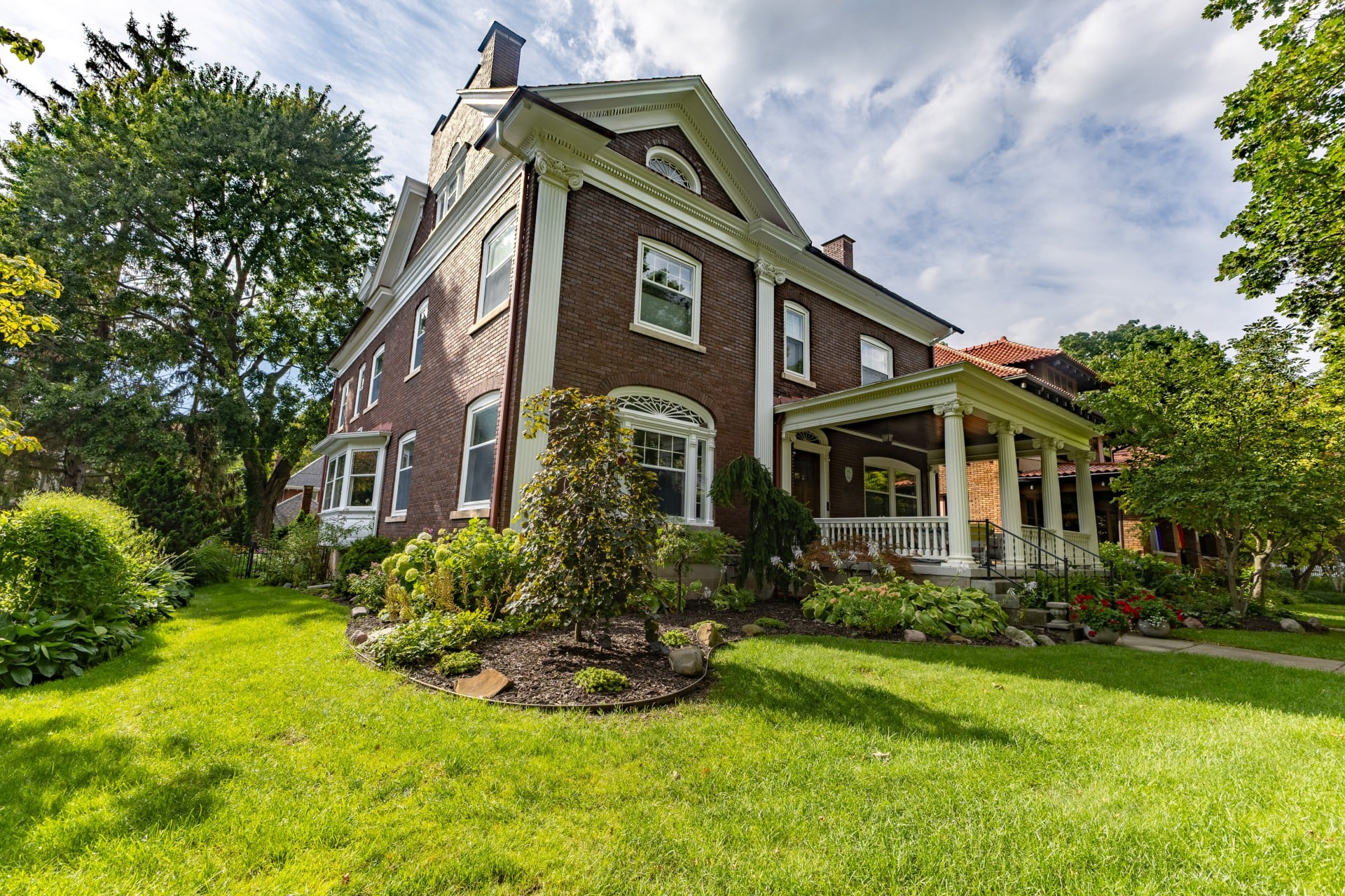339CollegeAve